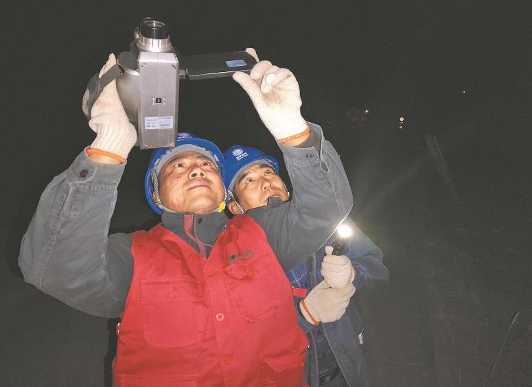 青海貴南縣：零下15攝氏度，冬夜巡檢保供電
