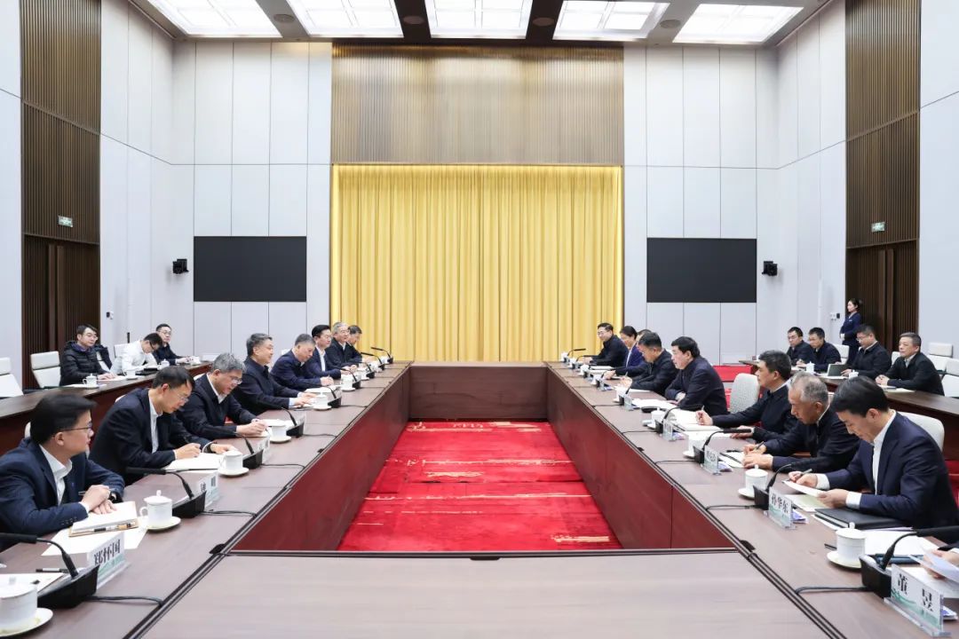 溫樞剛張文峰與國家電網(wǎng)董事長張智剛、總經(jīng)理龐驍剛會(huì)談