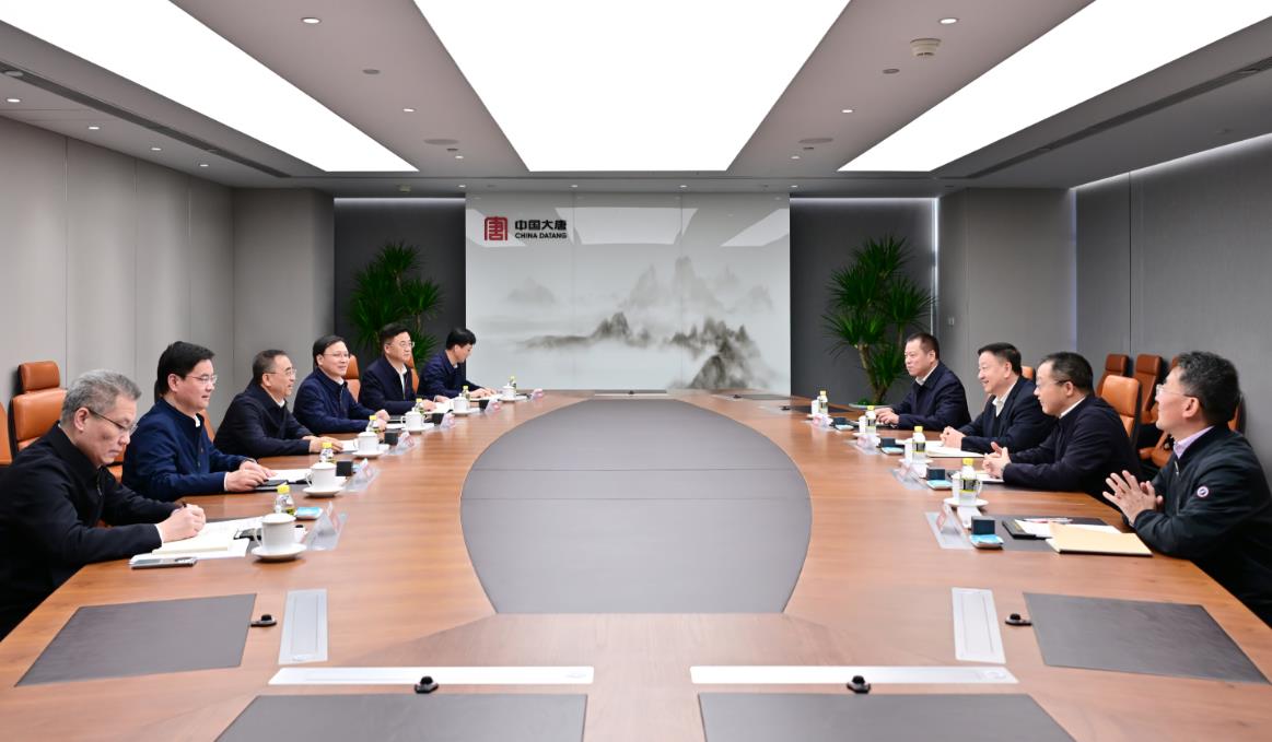 中國大唐董事長鄒磊、總經(jīng)理張傳江與中廣核董事長楊長利、總經(jīng)理高立剛會談